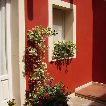 Πανσιόν S'attobiu And Guest-houses 3*