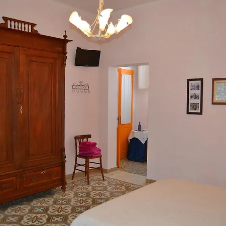 Guest house S'attobiu And Guest-houses