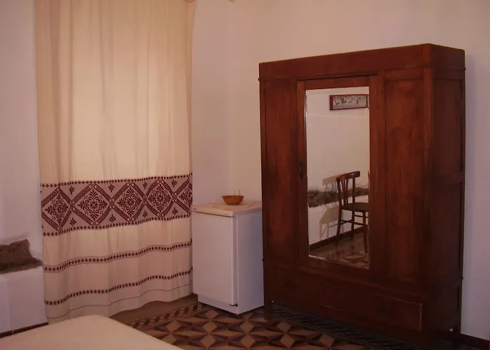 Konukevi S'Attobiu B&B And Guest-Houses 3*